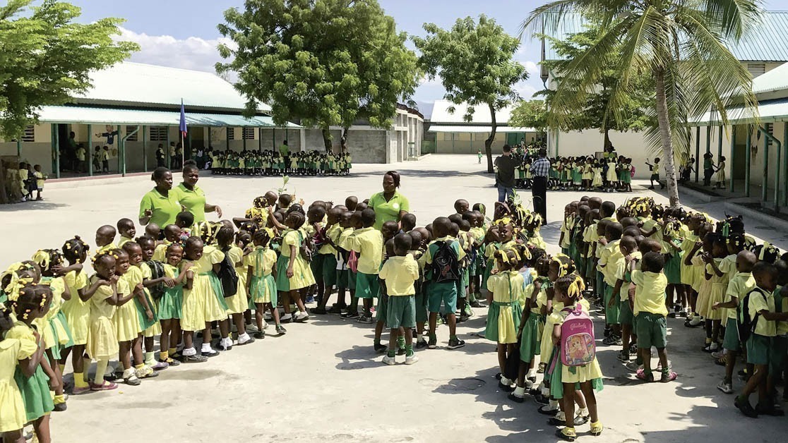 Kinder Schulhof Haiti